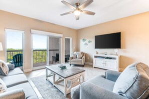 TV, offices - Exclusive Gulf-view condo with balcony (Miramar Beach)
