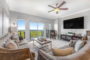 TV, DVD player - Shoreline views, private balcony retreat (Miramar Beach)