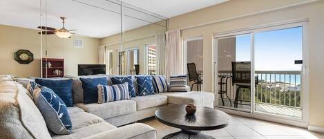 Télévision, lecteur de DVD, chaîne hi-fi