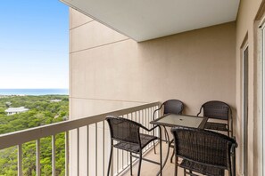 Property grounds - Gulf views retreat with private beach access (Miramar Beach)