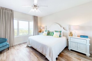 2 bedrooms, iron/ironing board, WiFi - Exclusive beach condo with resort amenities (Miramar Beach)