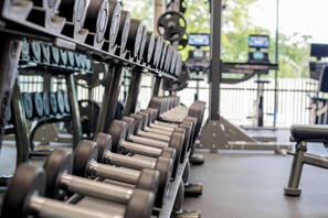 Fitness facility - Exclusive 2BR | Beach Access & Pool (Miramar Beach)