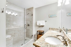 Shower, towels - Beach views, resort amenities, serene retreat (Miramar Beach)