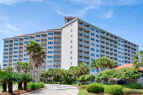 Exclusive Gulf view studio, beach access