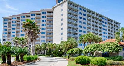 Exclusive Gulf view studio, beach access