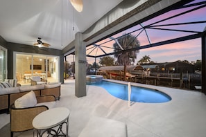 A heated pool - New! Longboat Oasis-2 Ensuite's Heated Saltwater Pool and Spa! (Naples)