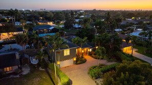Exterior - New! Longboat Oasis-2 Ensuite's Heated Saltwater Pool and Spa! (Naples)