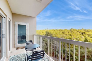 Property grounds - 2BR condo with pool, hot tub & beach access (Miramar Beach)