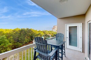 Outdoor dining - Steps to Beach & Pools, 3BR Resort Condo (Miramar Beach)