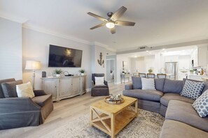 TV - Exclusive beach access, private balcony (Miramar Beach)