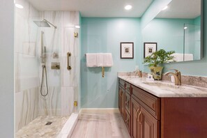 Shower, hair dryer, towels - 2BR condo with Gulf views, pools, tennis (Miramar Beach)