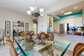 Dining - 2BR condo with Gulf views, pools, tennis (Miramar Beach)