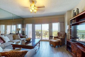 TV, DVD player - Exclusive 3BR condo with Gulf views (Miramar Beach)