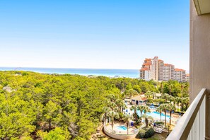 Pool - Gulf view resort condo w/ shared pools, hot tub, tennis, & beach tram (Miramar Beach)