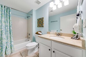 Shower, hair dryer, towels - Exclusive Gulf View 2BR with Pool Access (Miramar Beach)