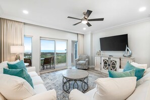 TV, DVD player, stereo - 2BR condo with ocean views and pool access (Miramar Beach)