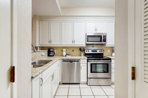 Fridge, microwave, oven, stovetop - Exclusive 2BR, steps to beach access (Miramar Beach)