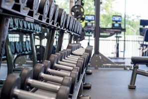 Fitness facility - Waterfront Condo with Balcony View plus Shared Hot Tub, Pool, & Fitness Center (Miramar Beach)