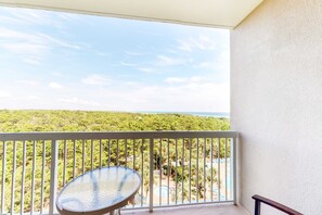 Property grounds - Studio for 2: pool, beach access & balcony (Miramar Beach)