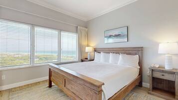 2 bedrooms, iron/ironing board, WiFi