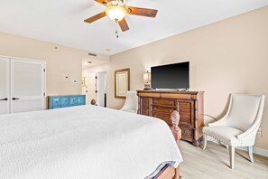 3 bedrooms, iron/ironing board, WiFi, bed sheets - Exclusive 3BR condo: Pools, hot tub, beach (Miramar Beach)