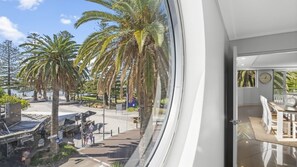 Interior - Family Friendly with 2 TVs Rooftop Pool (The Entrance)