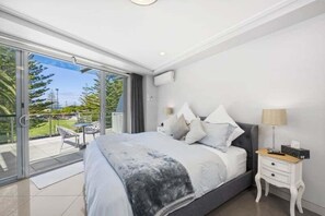 Room - Family-Friendly with 2 TVs & Rooftop Pool (The Entrance)