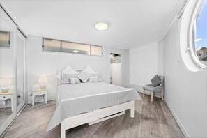 مكواة/لوح كي وملاءات أسرّة