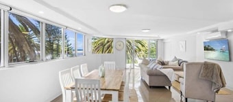 Family-Friendly with 2 TVs & Rooftop Pool