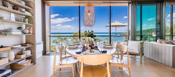 Cantilever Seaview Pavilion - Spectacular water views, pool & air con.