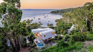 Exterior - Cantilever Seaview Pavilion - Spectacular water views, pool & air con. (Seventeen Seventy)