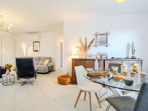 Living Room - Vaccine by Interhome (Mimizan)