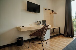 Habitación Premium, 1 cama de matrimonio grande | Escritorio y wifi gratis