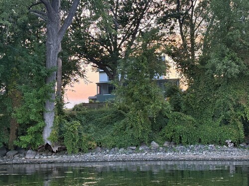 Lakefront Farmhouse Near Jay Peak & Stowe, Sleeps 12