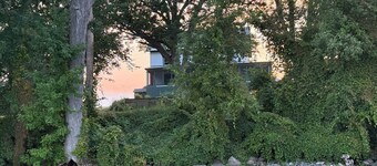 Lakefront Farmhouse for Family Gatherings