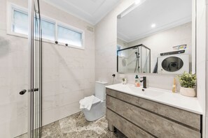 Bathroom - Relaxing 3BDR Modern Home with Parking (Ryde)