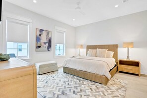 4 bedrooms, iron/ironing board, WiFi, bed sheets - Luxury villa w/ community pool & hot tub (Miramar Beach)