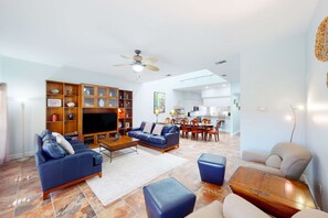 TV - Exclusive 3BR retreat, steps to beach, pools (Miramar Beach)