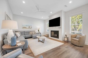 TV - Private pool, Hot Tub + Tops'l Beach Access (Miramar Beach)