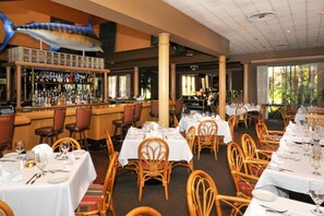 Dining - 3BR villa, heated pool & beach access (Miramar Beach)