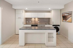 ميكروويف، فرن، موقد طهي مسطح، غسالة أطباق