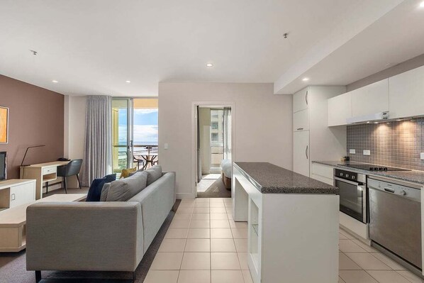 Interior - Belle Escapes -Sunrise at Belle Pier (Holdfast Bay)