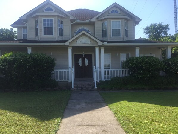 المنشأة من الخارج