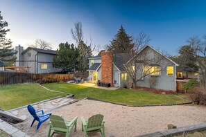 Exterior - Spacious Rockrimmon Getaway | Sleeps 14 | GameRoom (Colorado Springs)