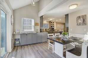 Dining - Spacious Rockrimmon Getaway | Sleeps 14 | GameRoom (Colorado Springs)