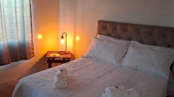 2 Schlafzimmer, Schreibtisch, Reisekinderbett, kostenloses WLAN