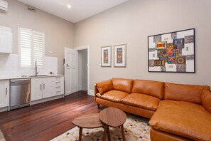 TV - Ocean River Rest - North Fremantle (North Fremantle)