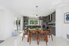 Dining - Four bedroom oasis with pool & hot tub! (Palm Springs)