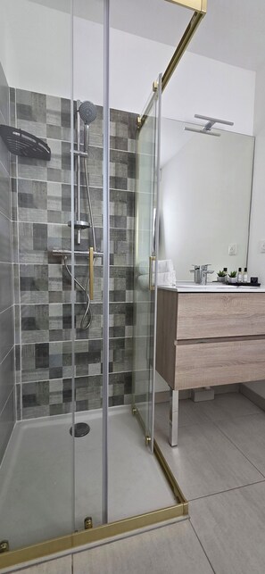 Shower, hair dryer, towels - Nice and cozy T2, near beaches, Terra Doru B02 (Propriano)
