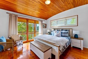 Iron/ironing board, WiFi, bed sheets - Beachfront access house in Paradise (Whangateau)